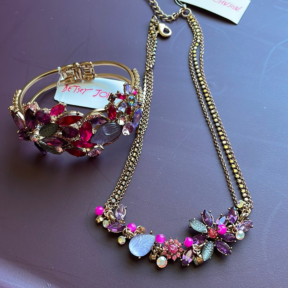 Betsey Johnson Necklace & Bracelet Set *NWT*